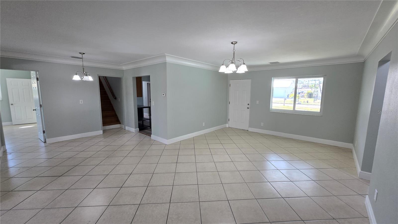 Image 3 of 32 For 2001 Saint George Drive