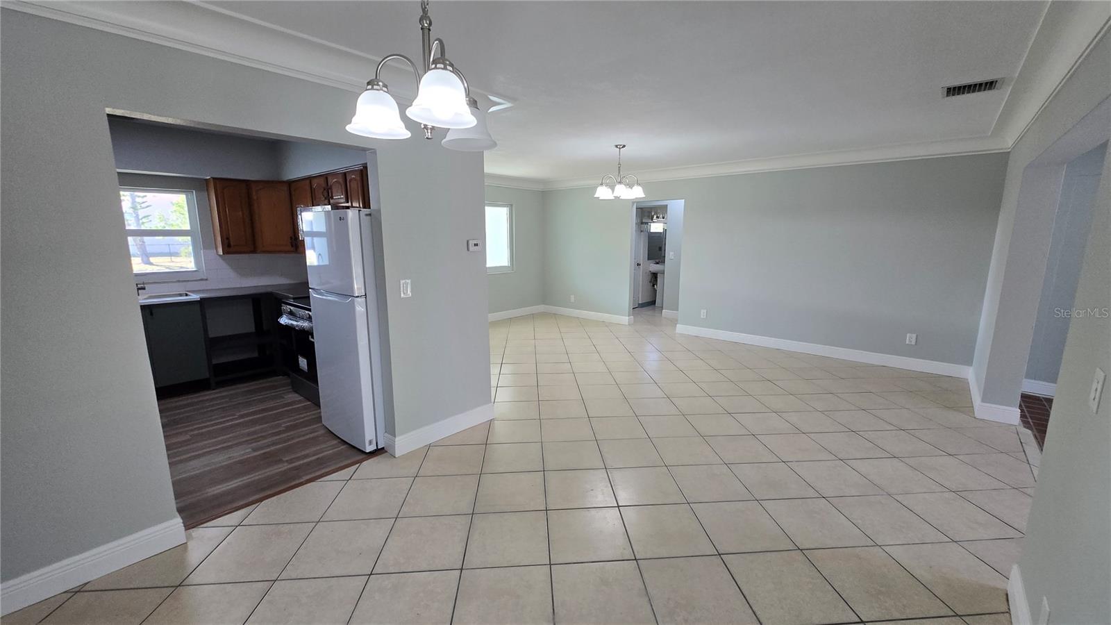 Image 4 of 32 For 2001 Saint George Drive