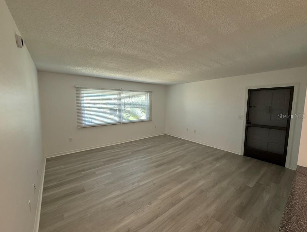 Image 4 of 11 For 5800 Hollywood Boulevard 327