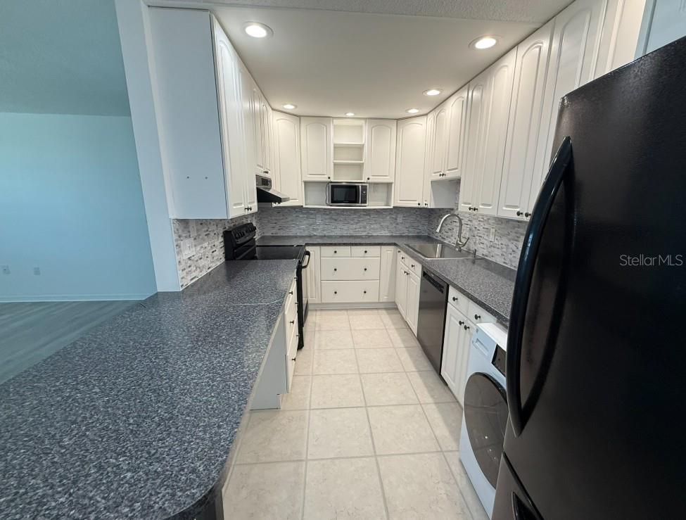 Image 7 of 11 For 5800 Hollywood Boulevard 327