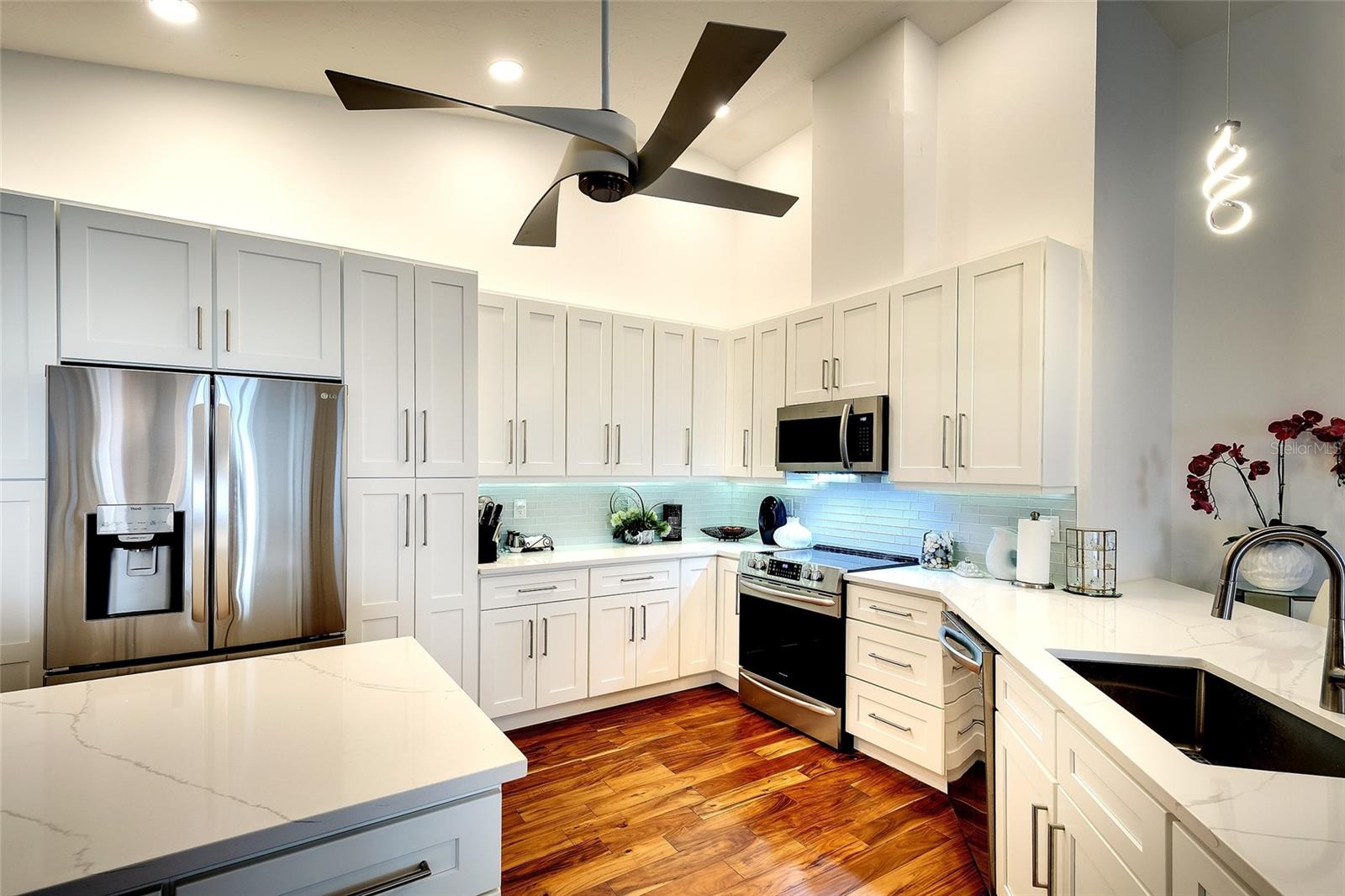 Image 7 of 28 For 5803 Garden Lakes Drive