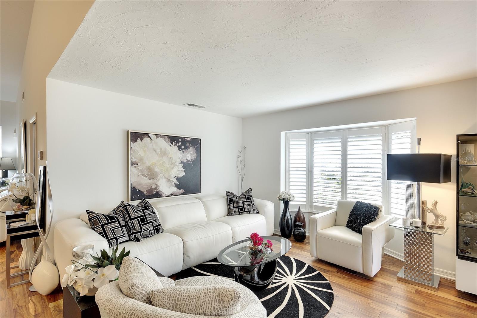 Image 8 of 28 For 5803 Garden Lakes Drive