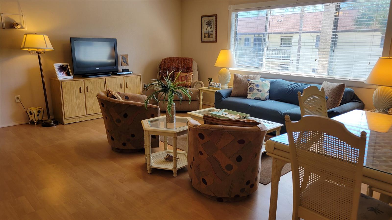 Image 6 of 18 For 360 Base Avenue E 424