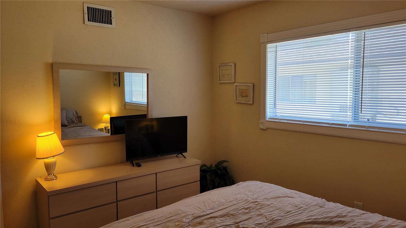 Image 8 of 18 For 360 Base Avenue E 424