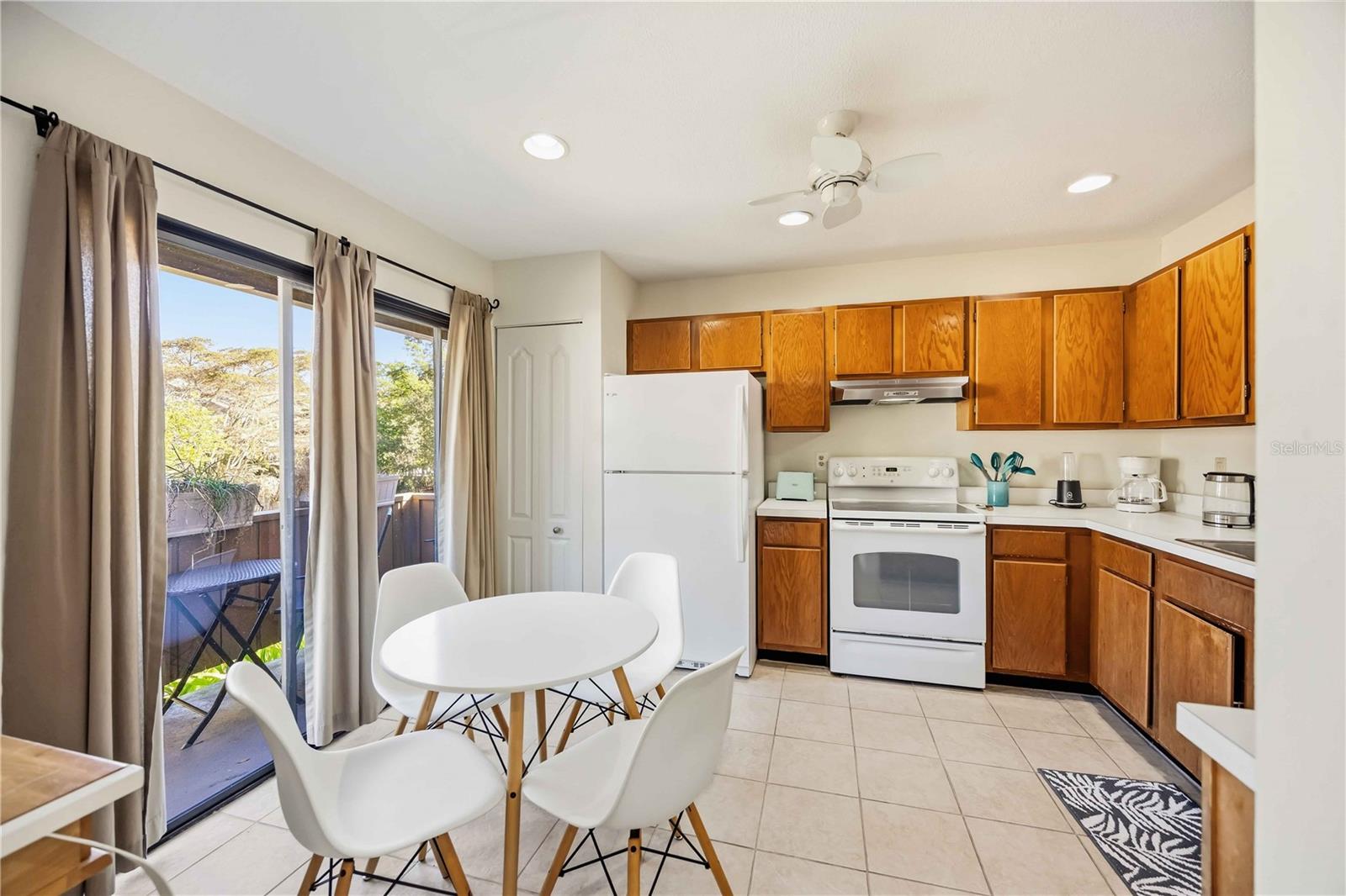 Image 11 of 35 For 1626 Brookhouse Drive 235