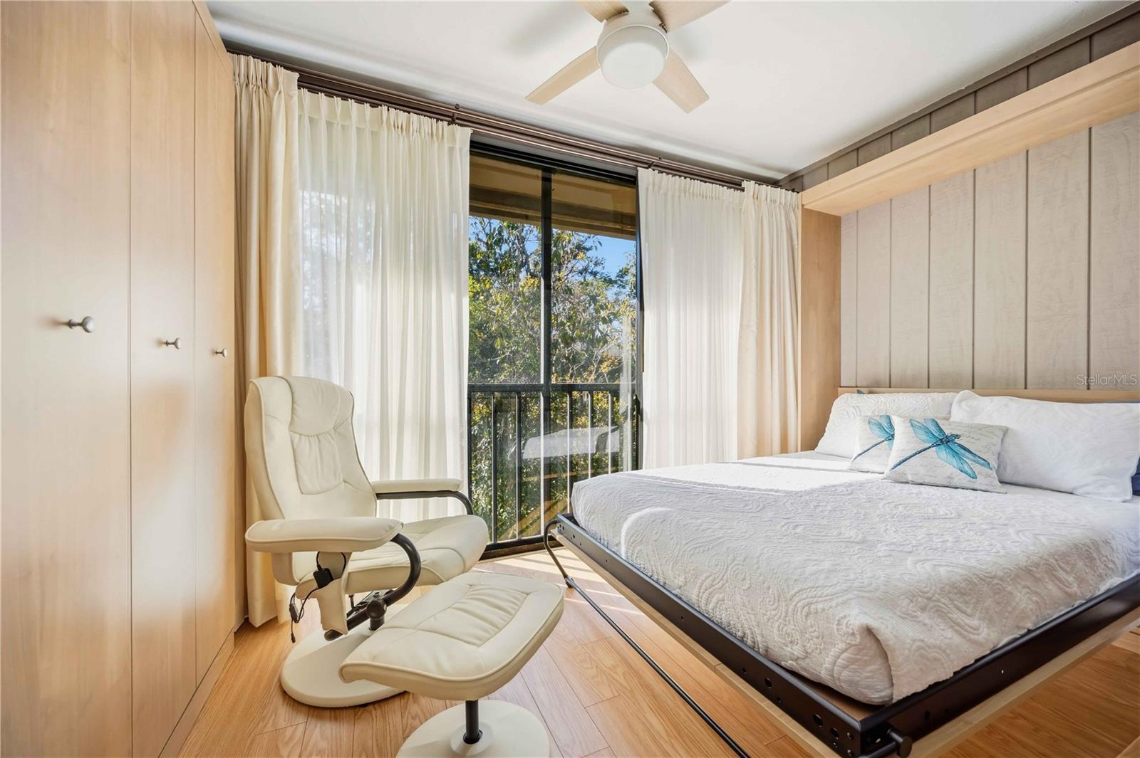 Image 16 of 35 For 1626 Brookhouse Drive 235