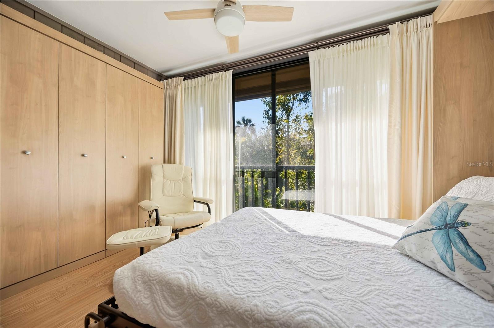 Image 17 of 35 For 1626 Brookhouse Drive 235