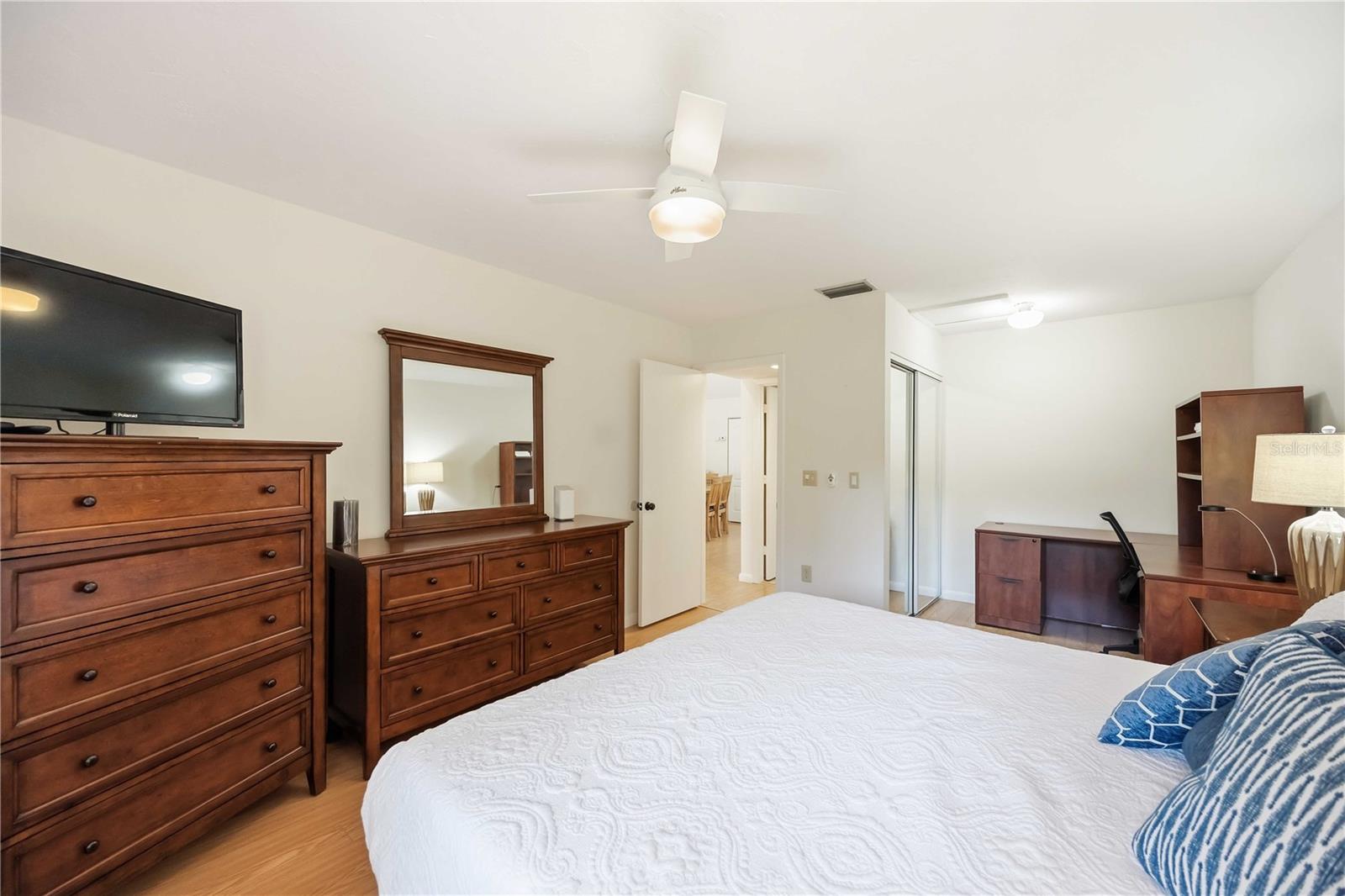 Image 21 of 35 For 1626 Brookhouse Drive 235