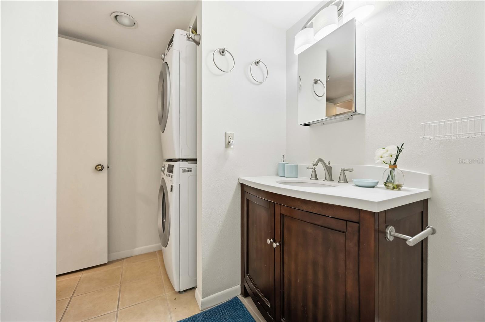 Image 24 of 35 For 1626 Brookhouse Drive 235