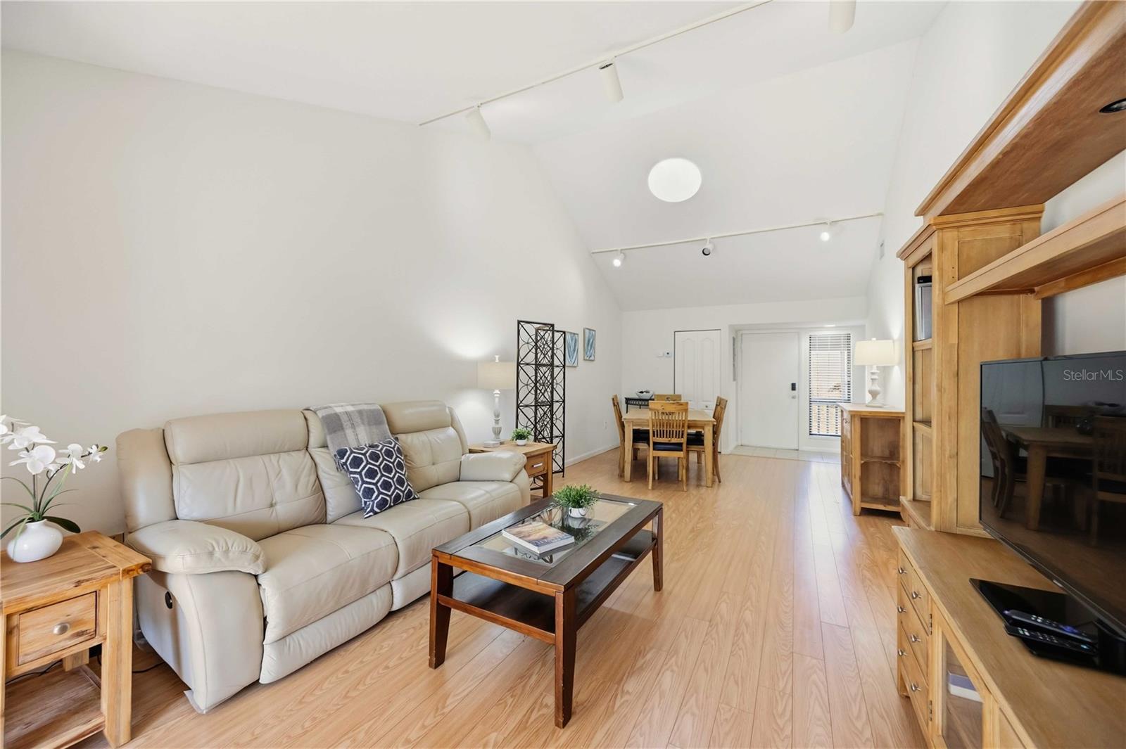 Image 4 of 35 For 1626 Brookhouse Drive 235