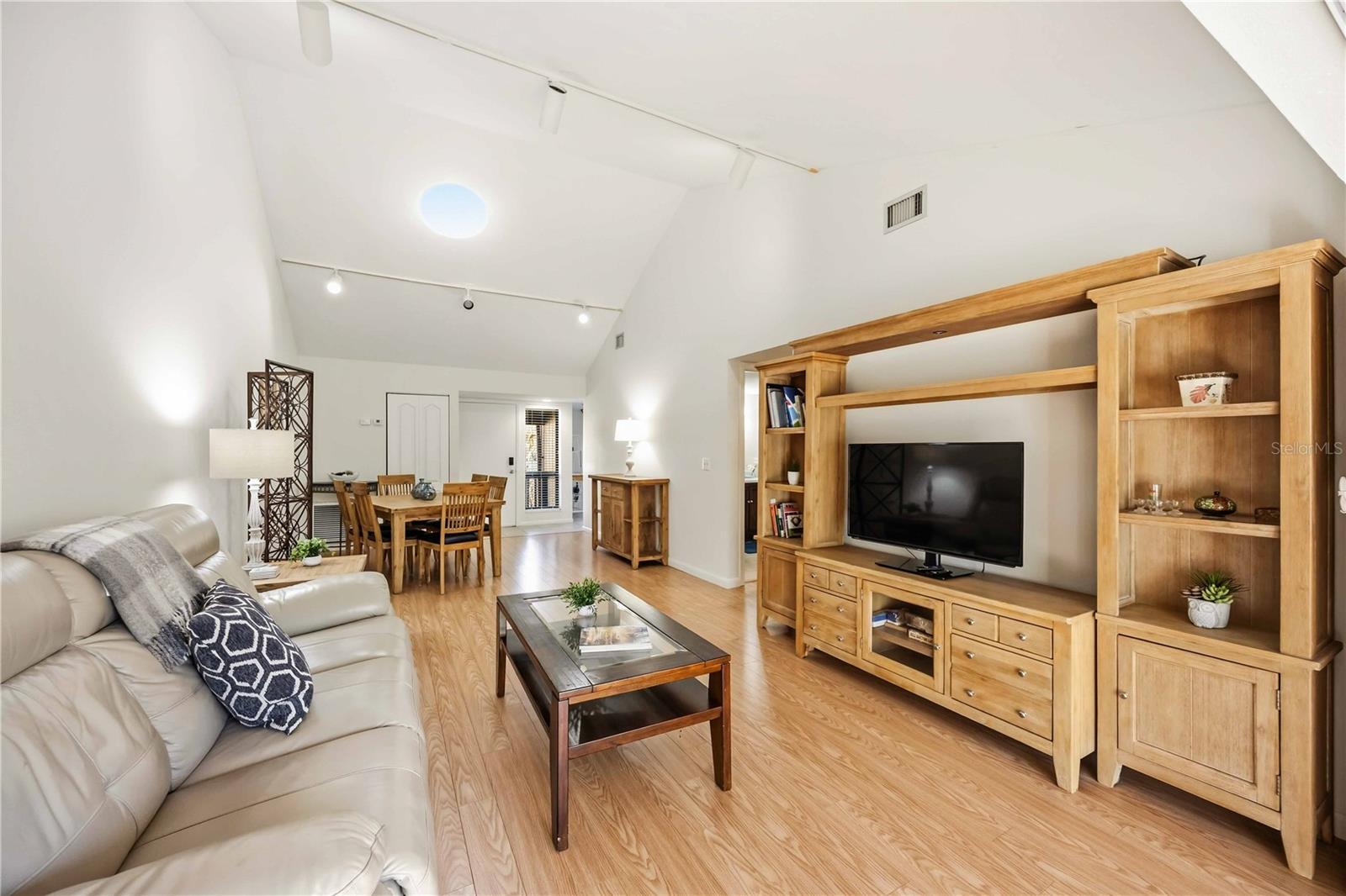 Image 5 of 35 For 1626 Brookhouse Drive 235