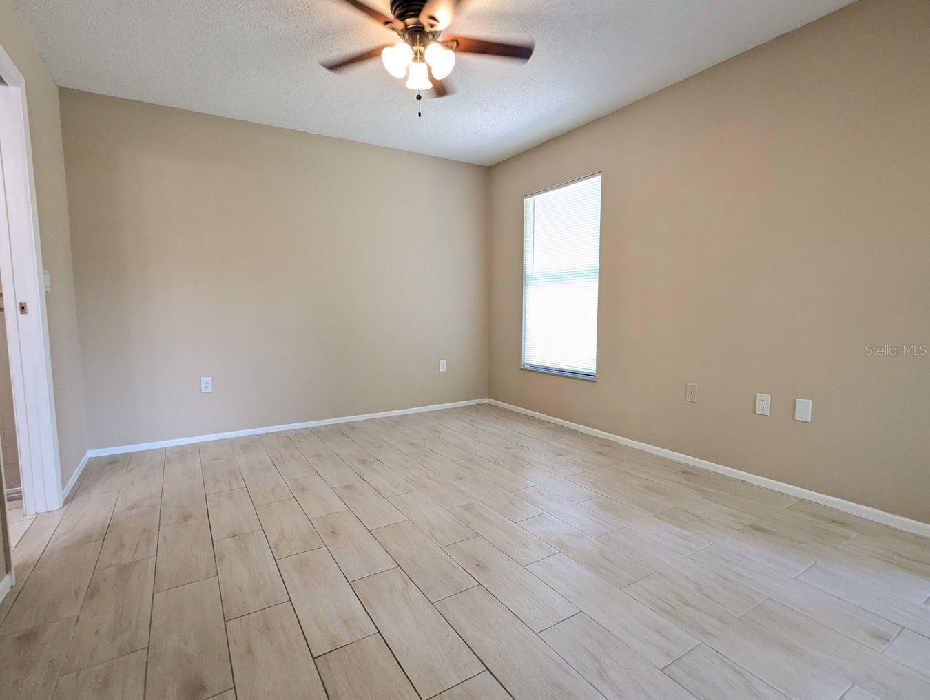 Image 14 of 30 For 618 45th Street E