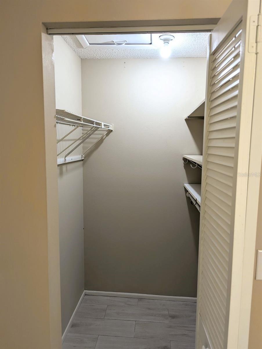 Image 17 of 30 For 618 45th Street E