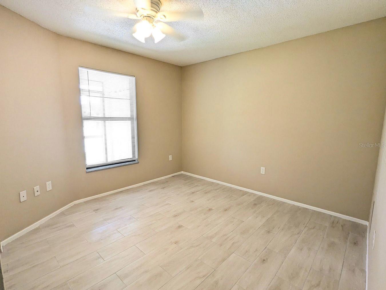 Image 21 of 30 For 618 45th Street E