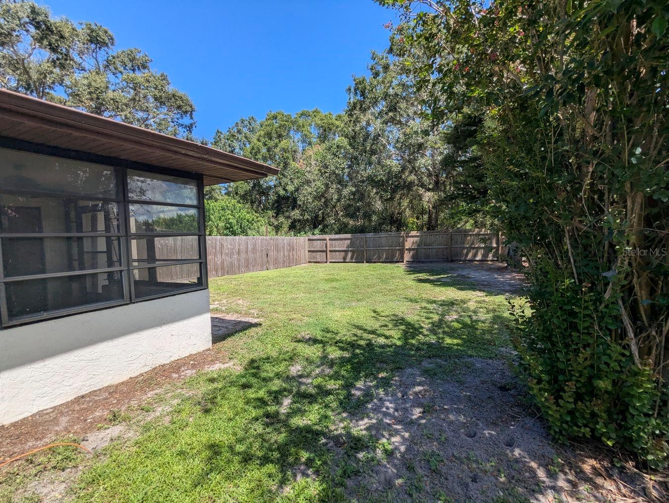 Image 27 of 30 For 618 45th Street E