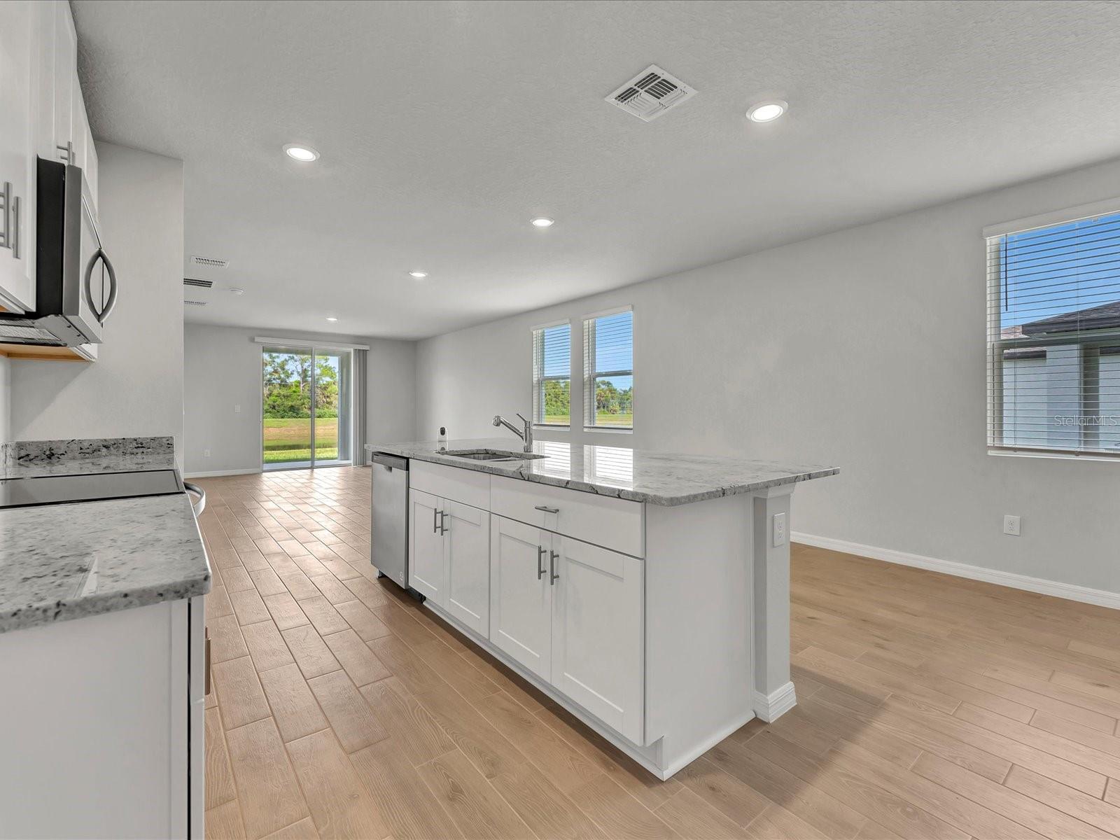 Image 14 of 38 For 176 Whiteland Bend