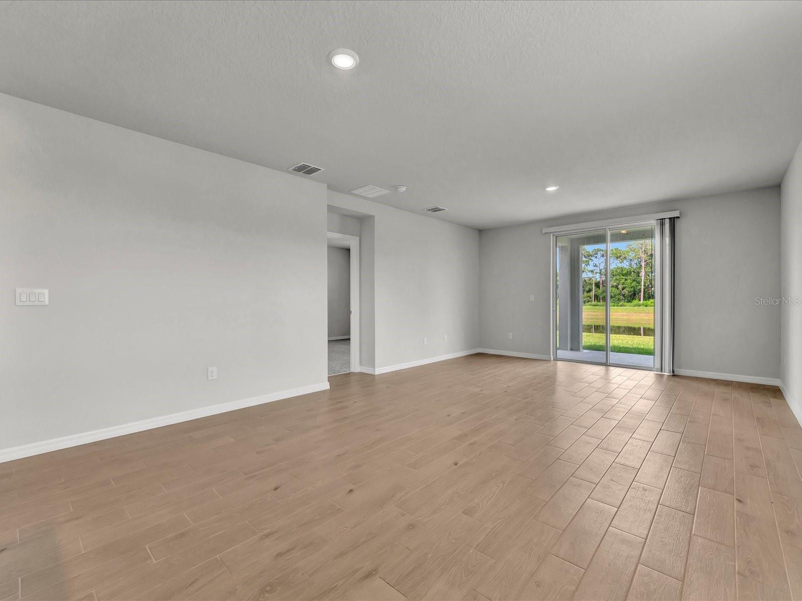 Image 15 of 38 For 176 Whiteland Bend