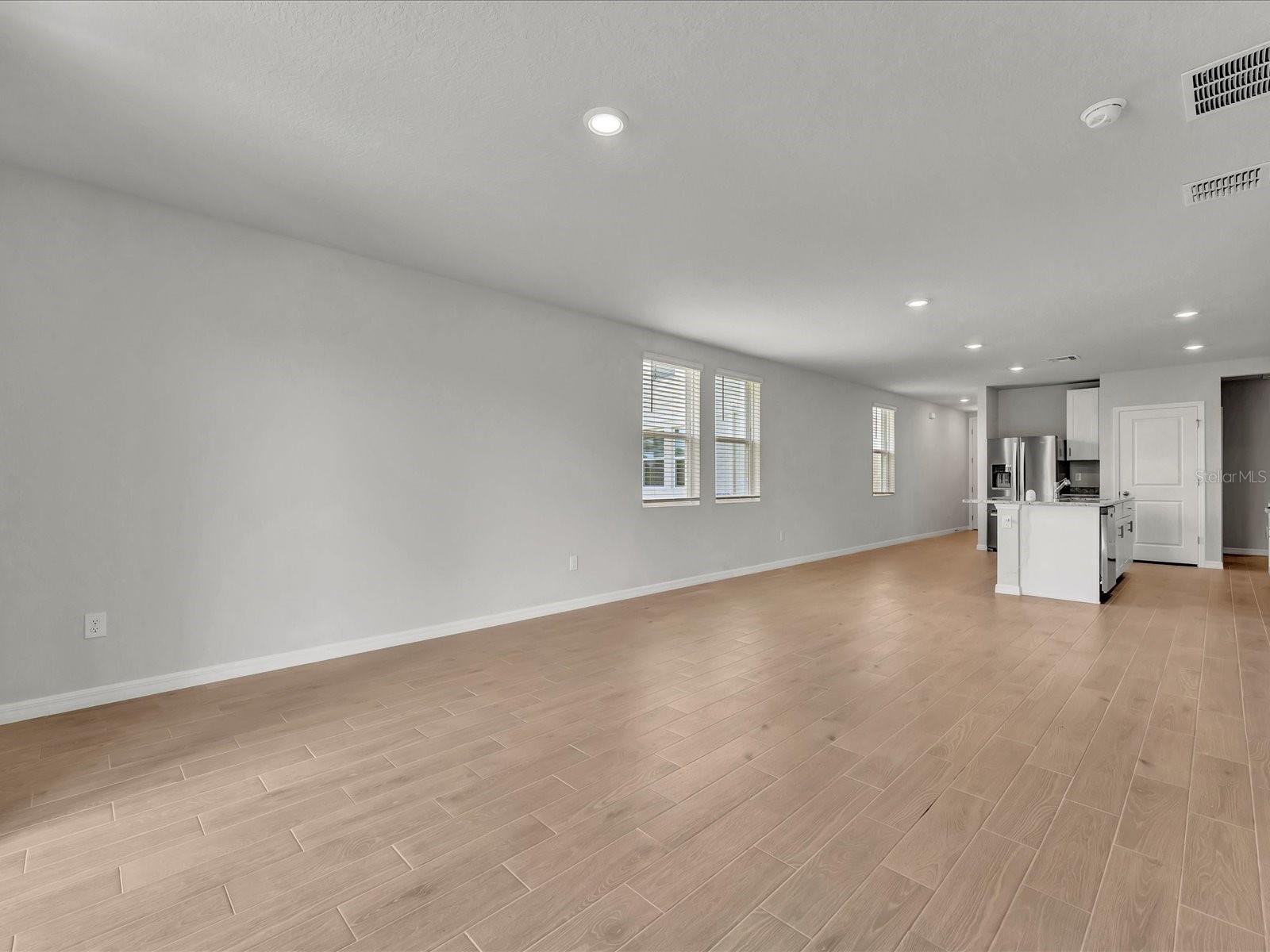 Image 17 of 38 For 176 Whiteland Bend