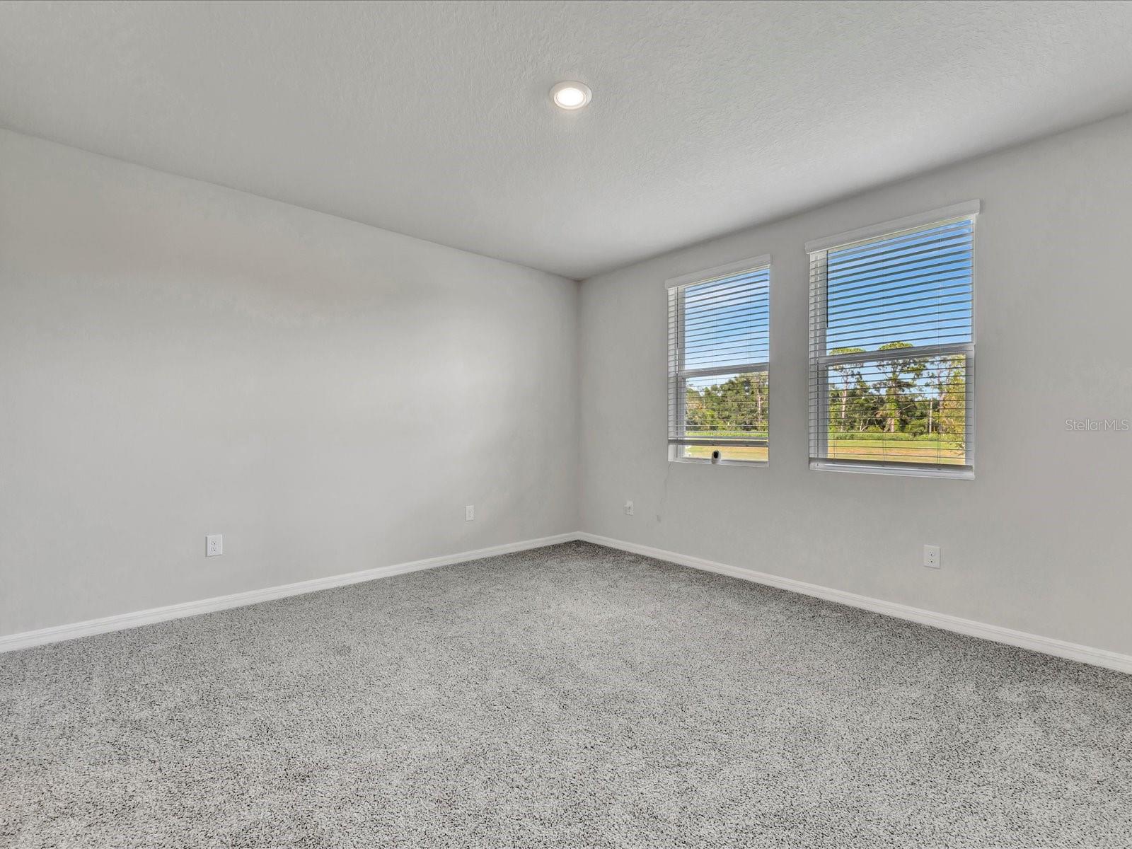 Image 23 of 38 For 176 Whiteland Bend