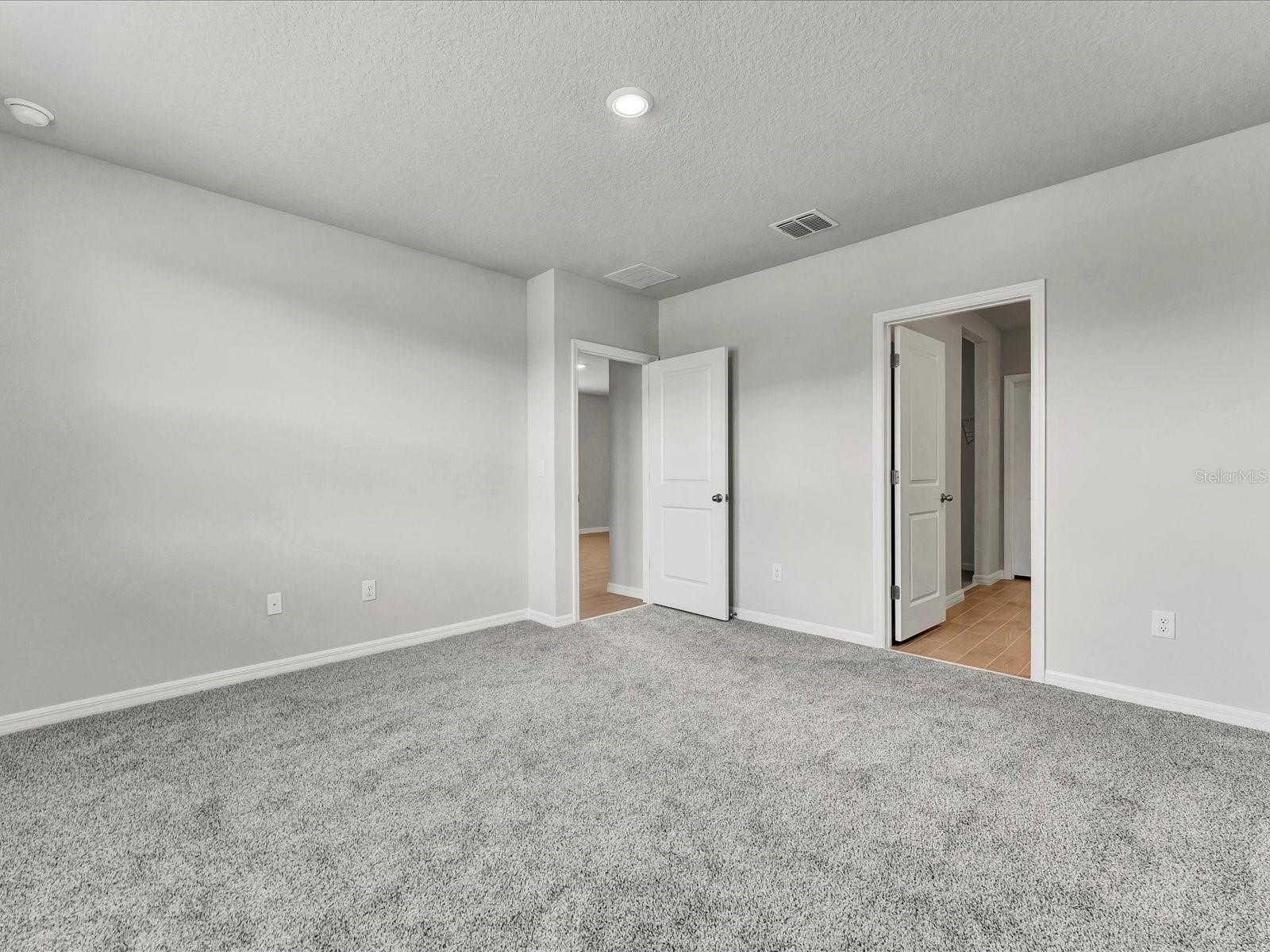 Image 25 of 38 For 176 Whiteland Bend