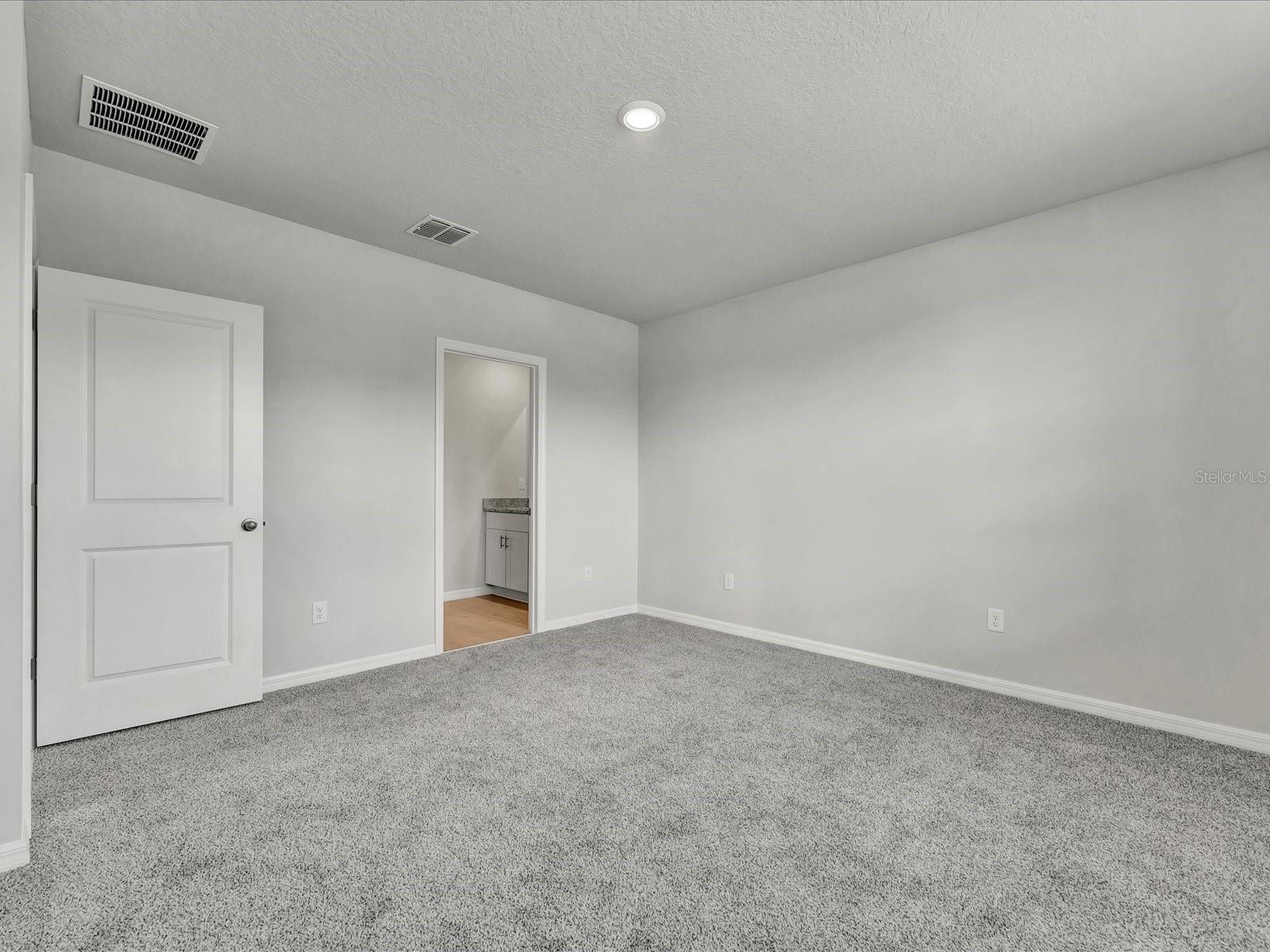 Image 26 of 38 For 176 Whiteland Bend