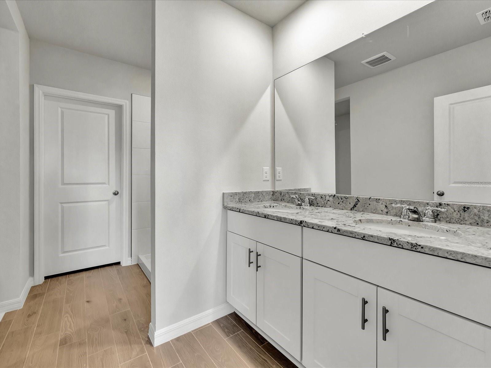 Image 27 of 38 For 176 Whiteland Bend