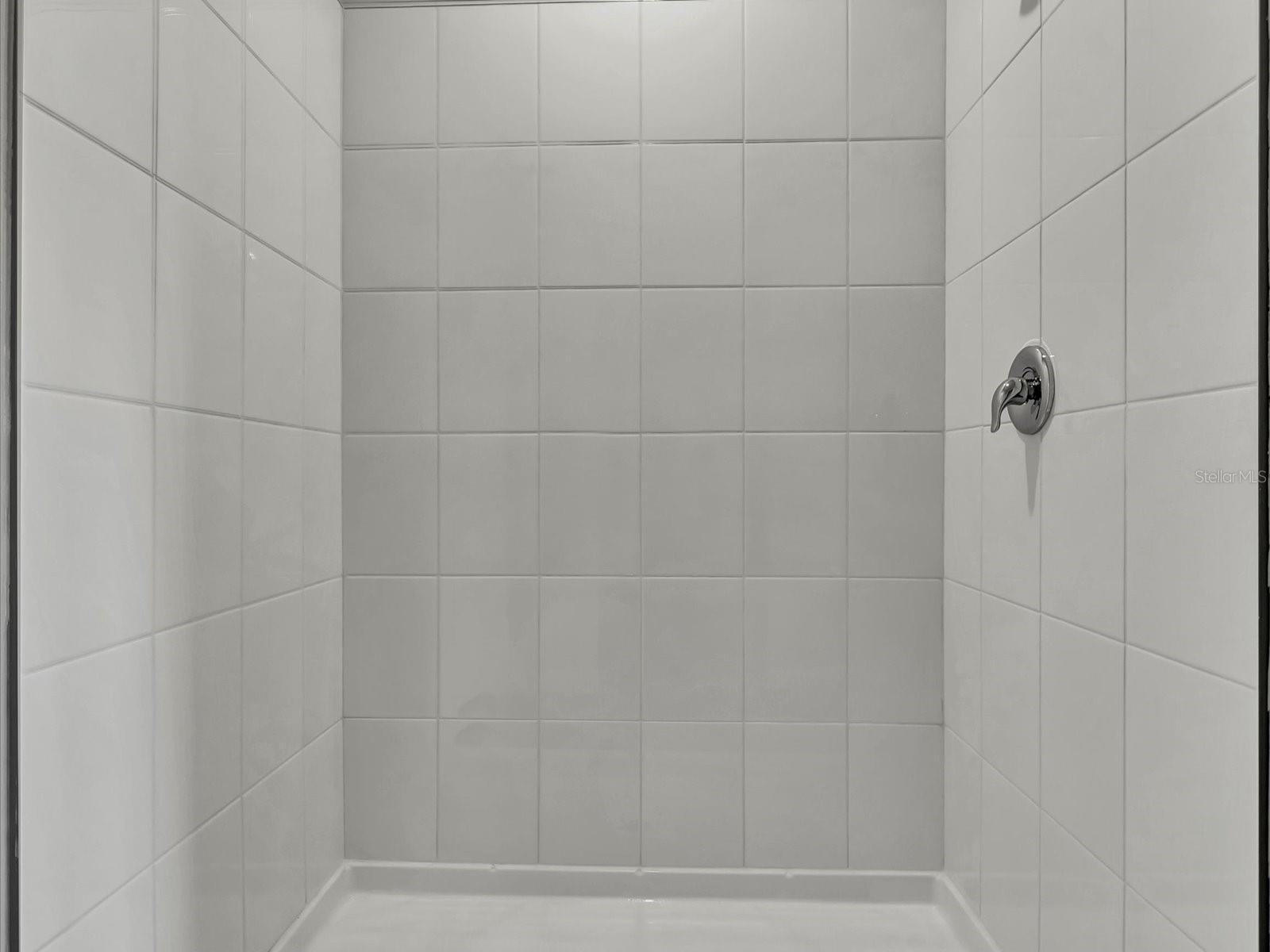 Image 29 of 38 For 176 Whiteland Bend