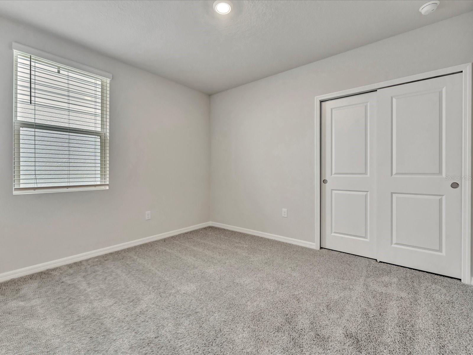 Image 33 of 38 For 176 Whiteland Bend