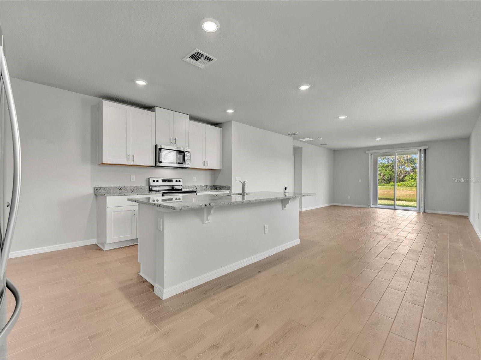 Image 4 of 38 For 176 Whiteland Bend