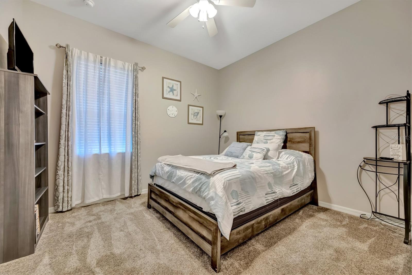 Image 12 of 58 For 24040 Riverfront Drive