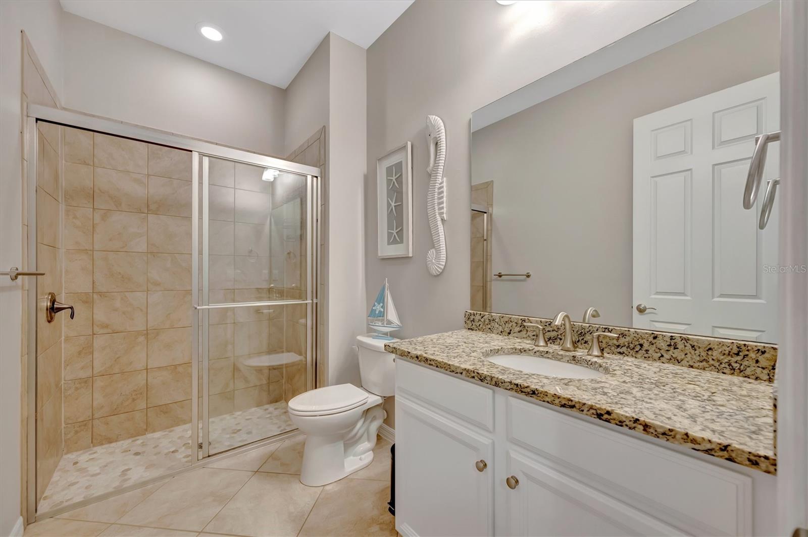 Image 14 of 58 For 24040 Riverfront Drive