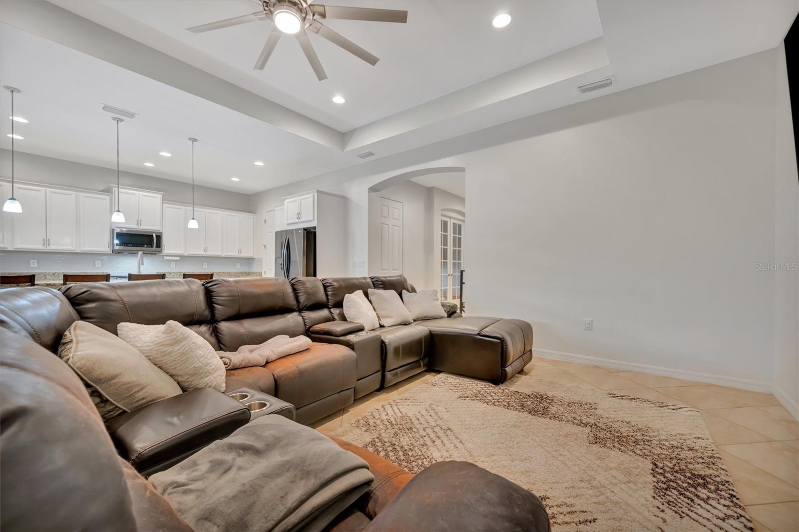 Image 19 of 58 For 24040 Riverfront Drive