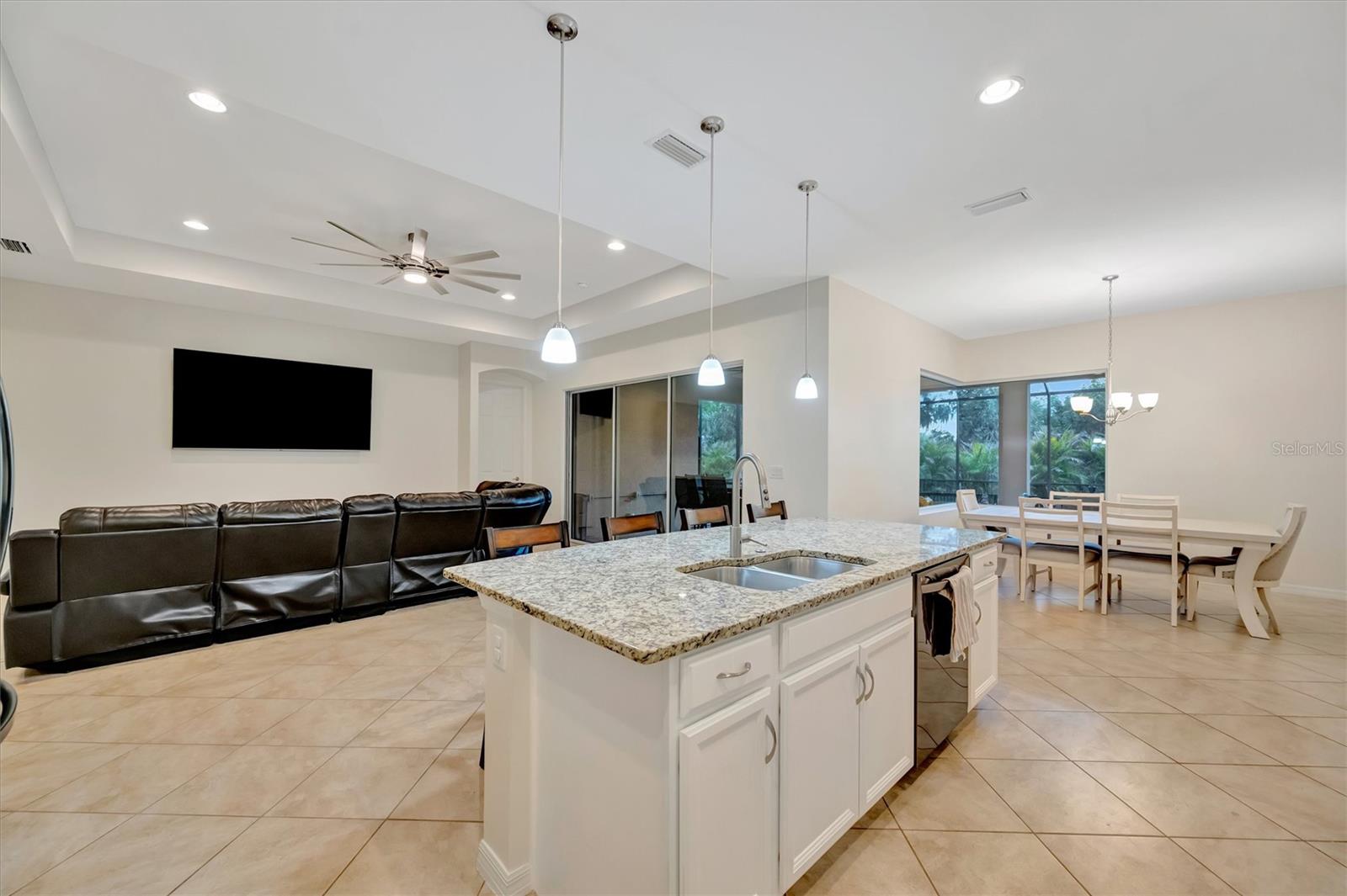 Image 27 of 58 For 24040 Riverfront Drive