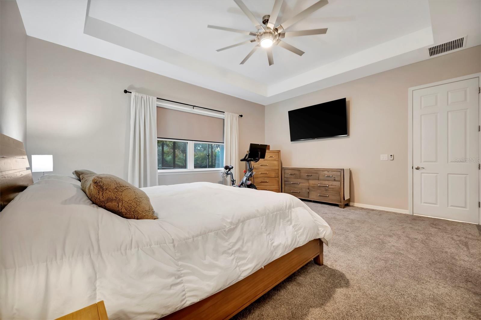 Image 34 of 58 For 24040 Riverfront Drive