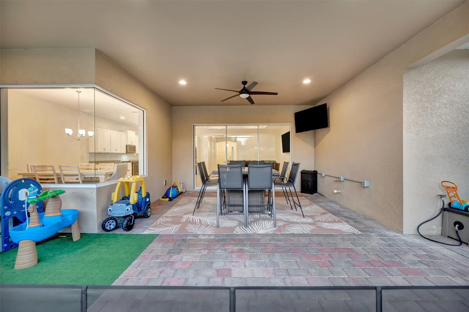 Image 42 of 58 For 24040 Riverfront Drive