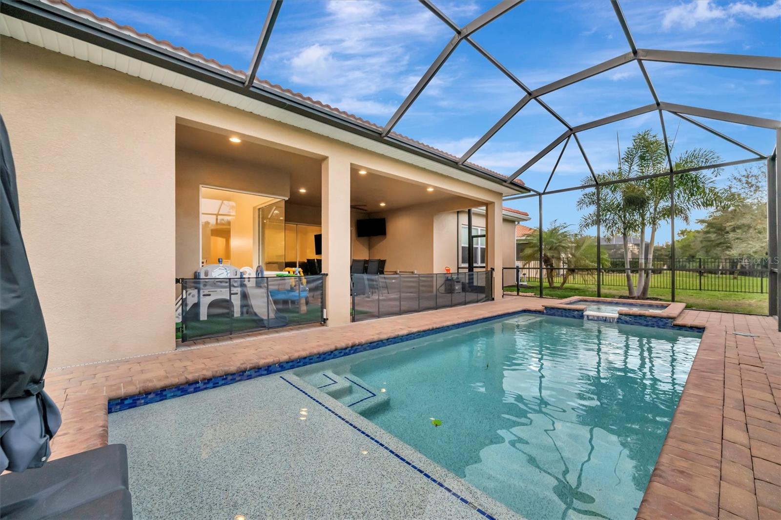 Image 48 of 58 For 24040 Riverfront Drive