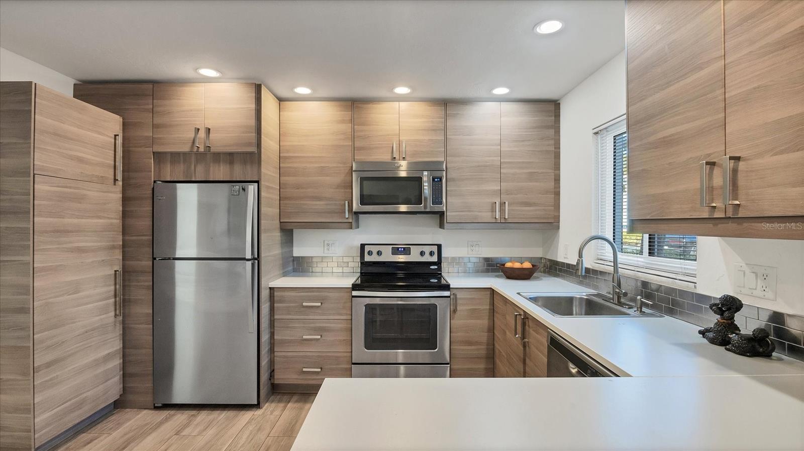 Image 9 of 26 For 2304 Ringling Boulevard 113