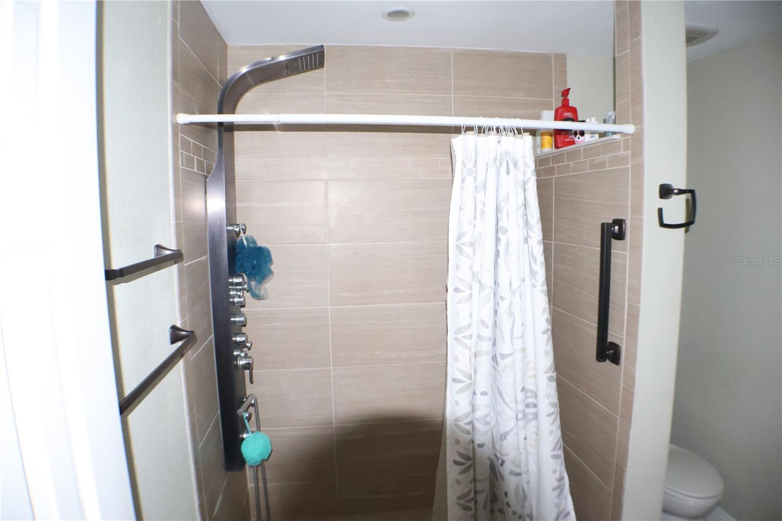 Image 24 of 40 For 3003 Finsterwald Drive 3