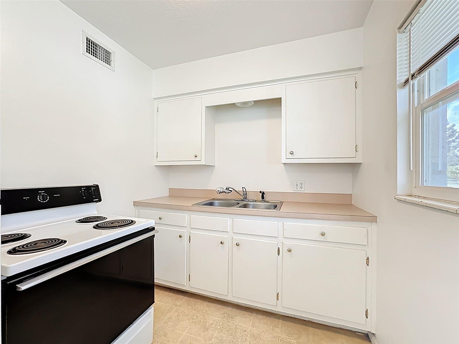 Image 10 of 18 For 1803 46th Ave Drive W