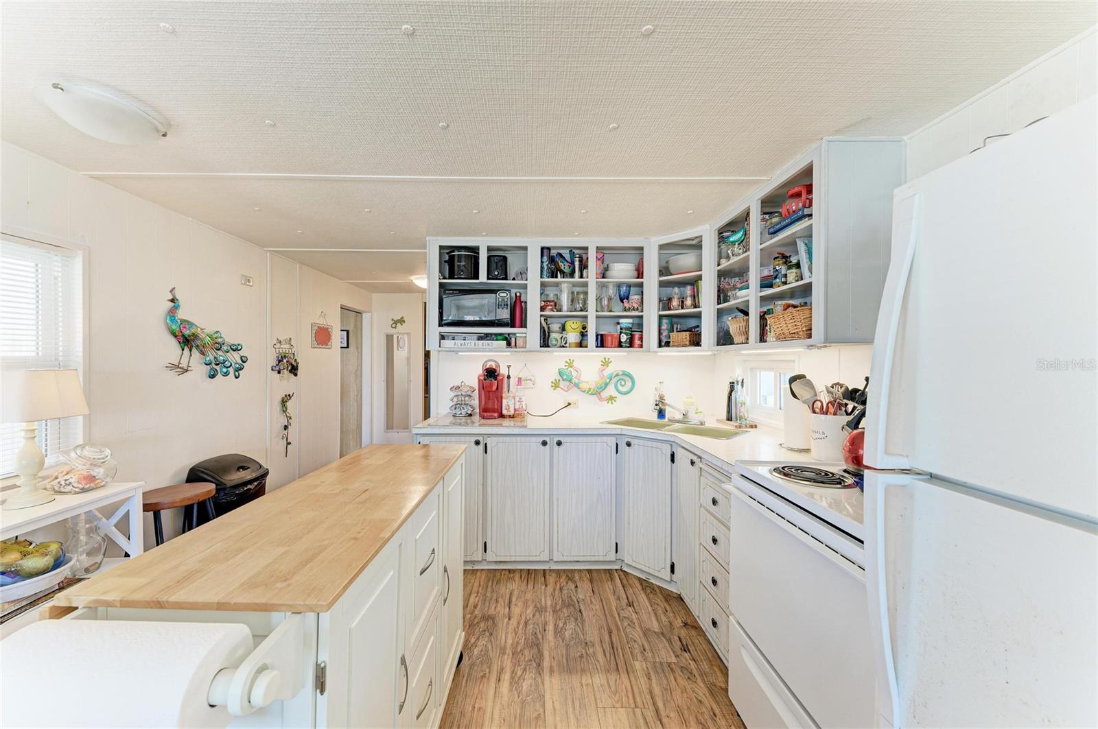 Image 13 of 35 For 214 52nd Avenue Drive W