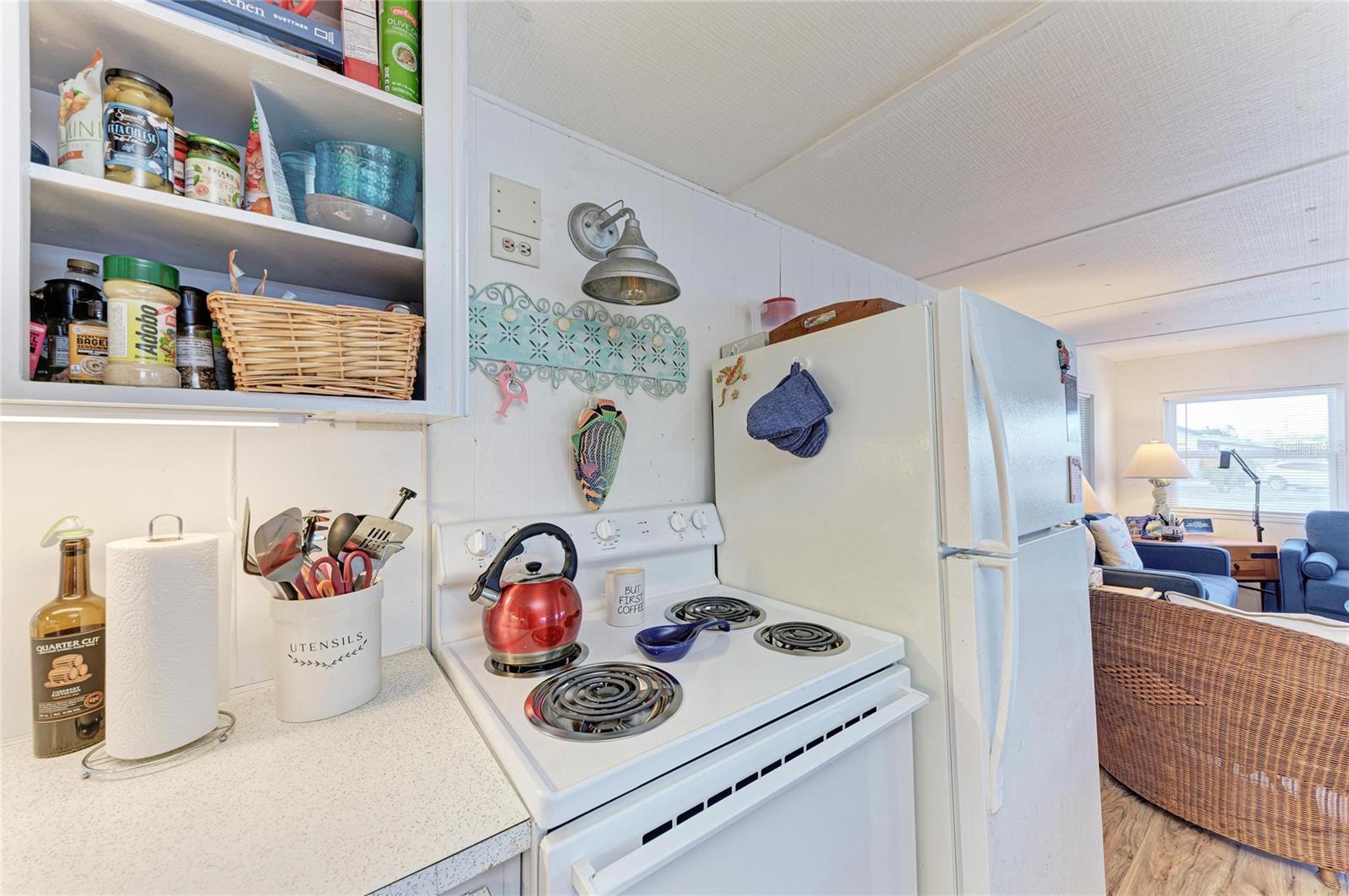 Image 15 of 35 For 214 52nd Avenue Drive W