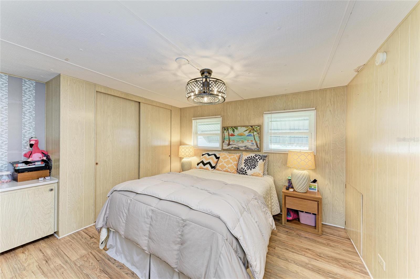 Image 18 of 35 For 214 52nd Avenue Drive W