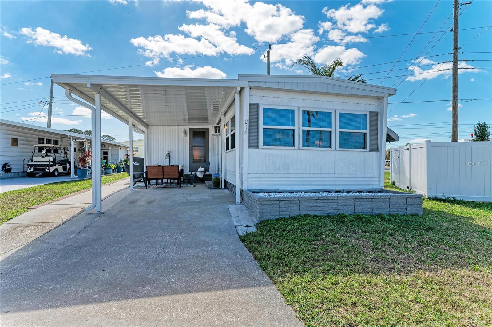 Image 2 of 35 For 214 52nd Avenue Drive W