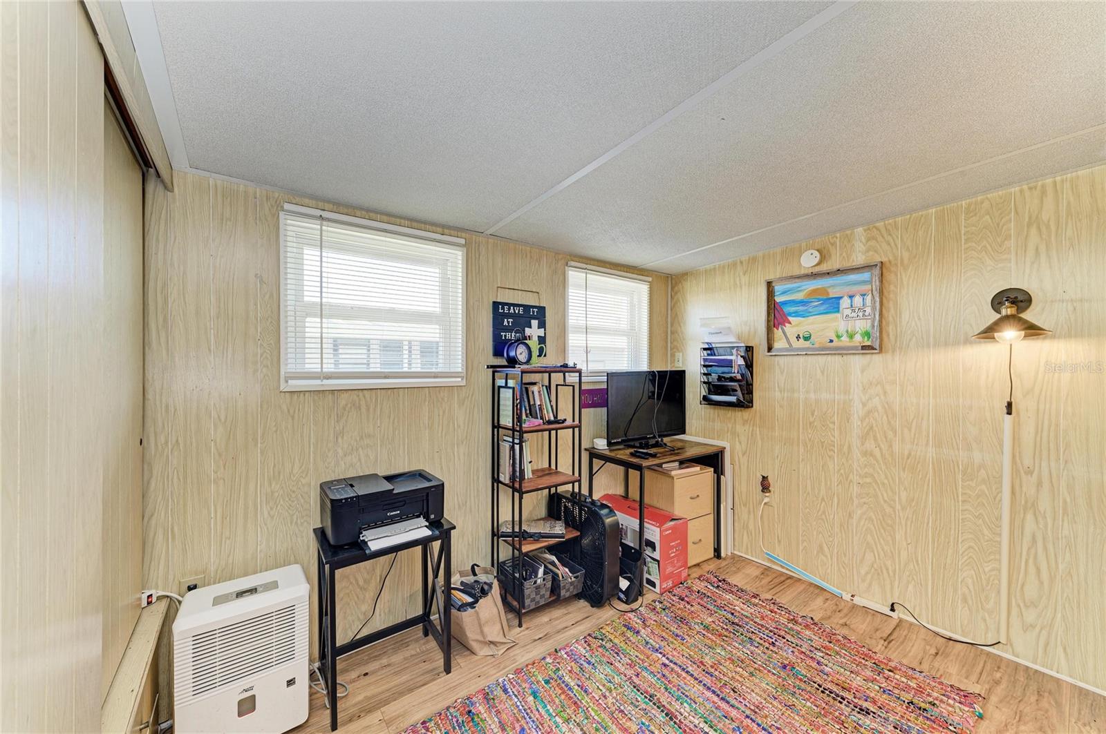 Image 22 of 35 For 214 52nd Avenue Drive W