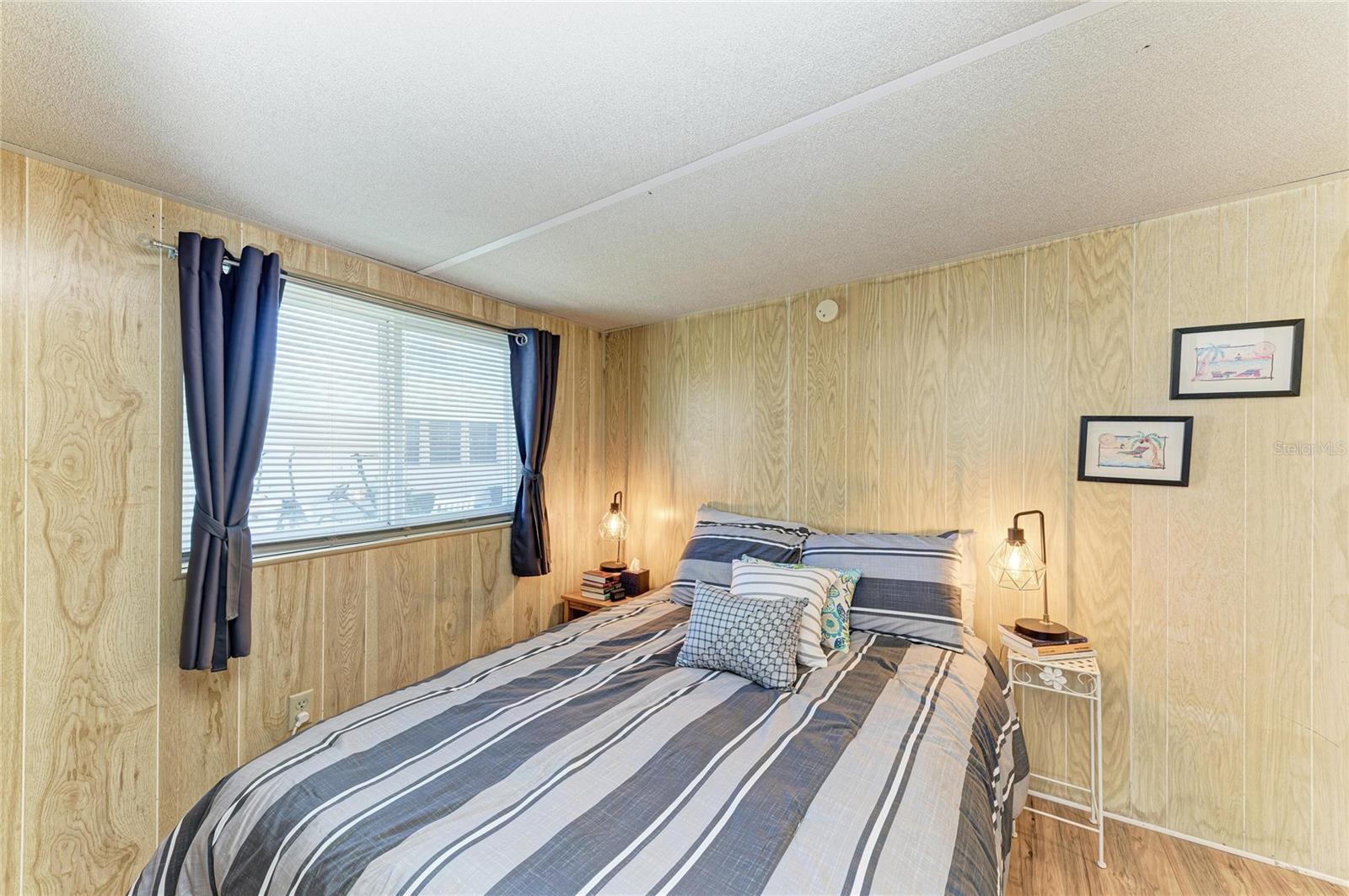 Image 26 of 35 For 214 52nd Avenue Drive W