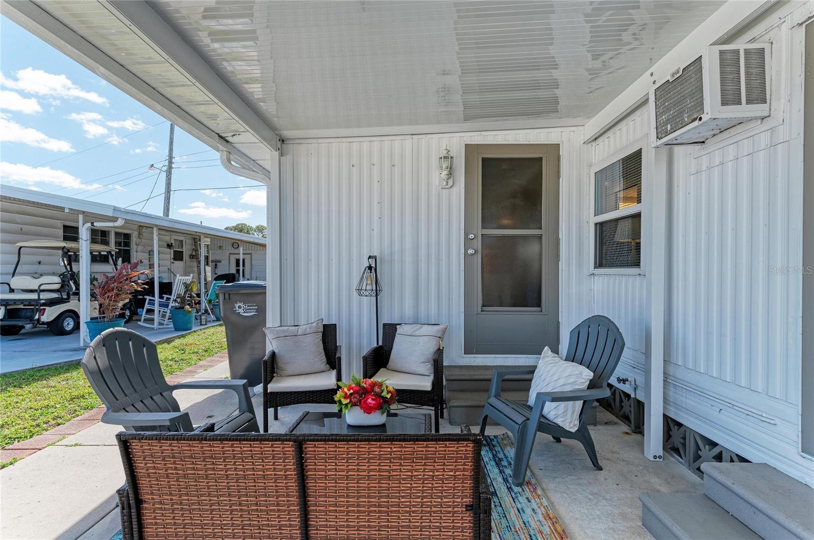 Image 5 of 35 For 214 52nd Avenue Drive W