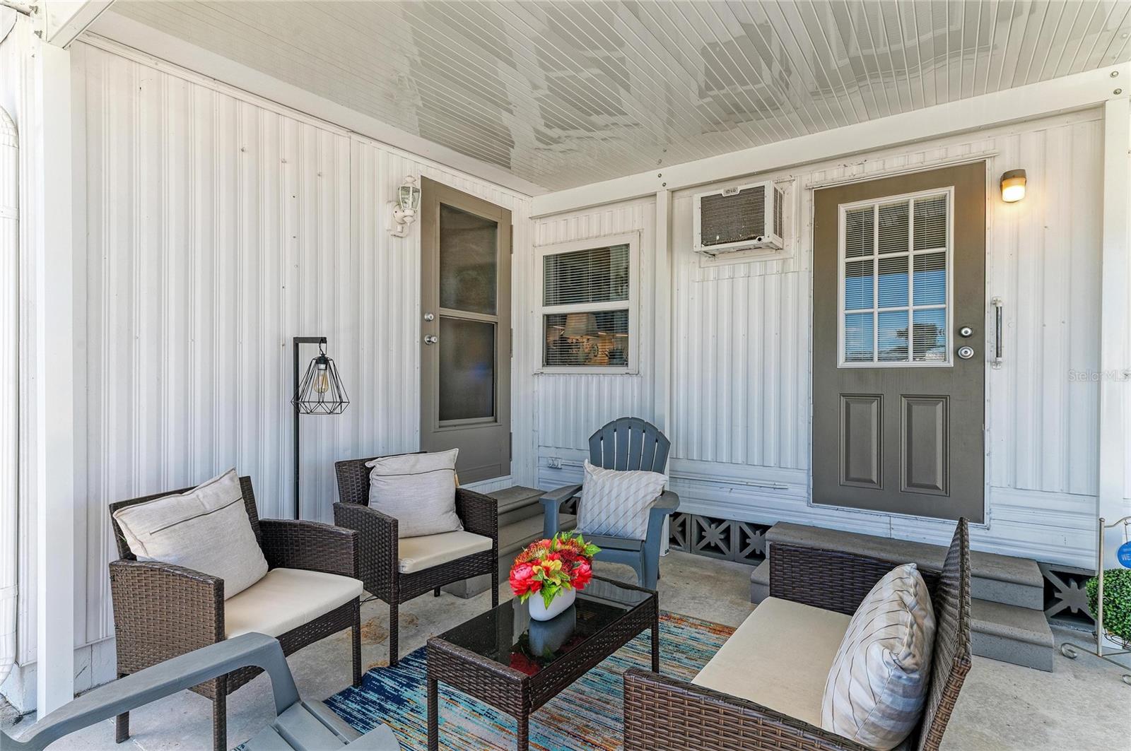 Image 6 of 35 For 214 52nd Avenue Drive W