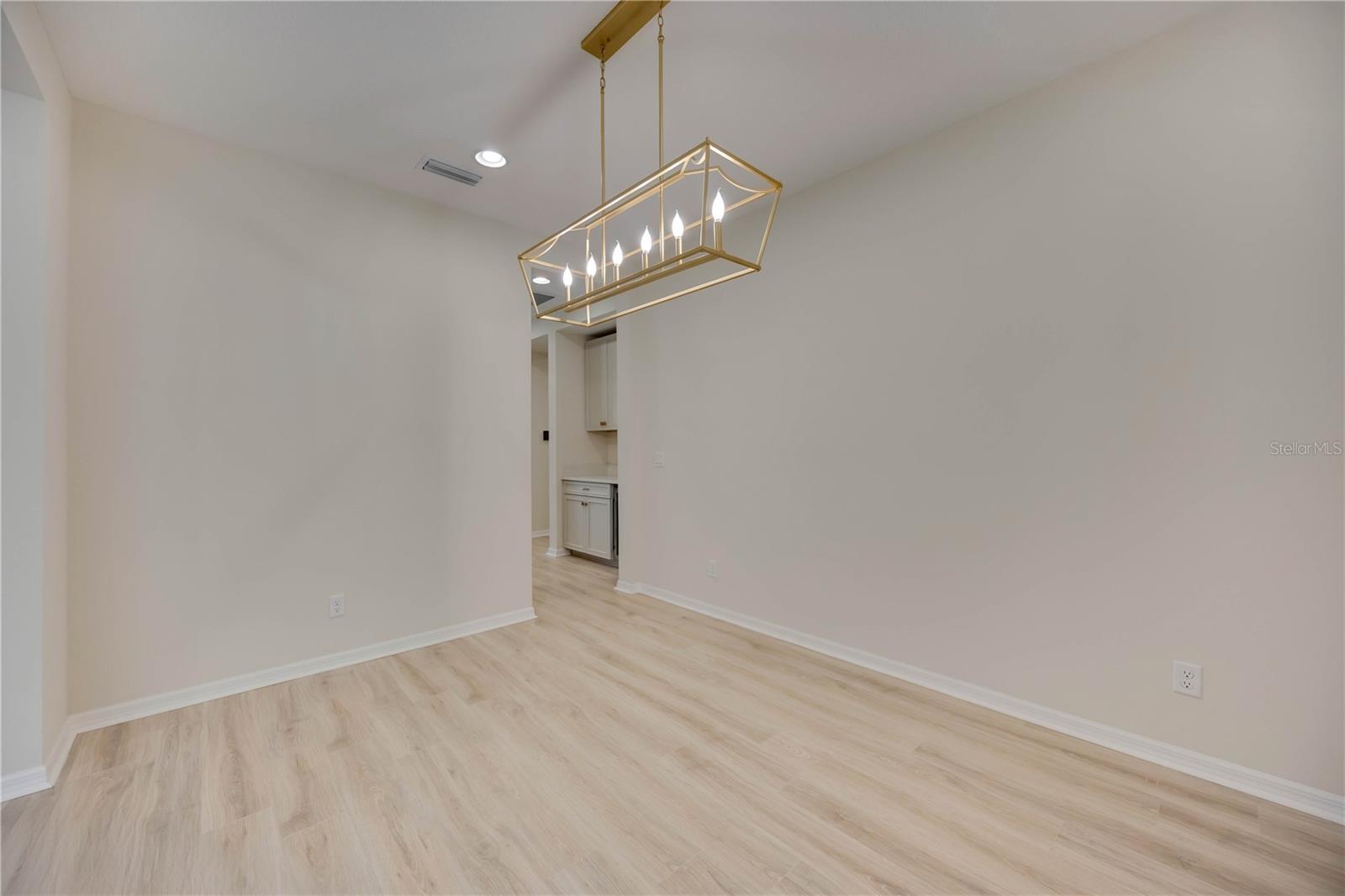 Image 31 of 62 For 918 Fernleaf Run