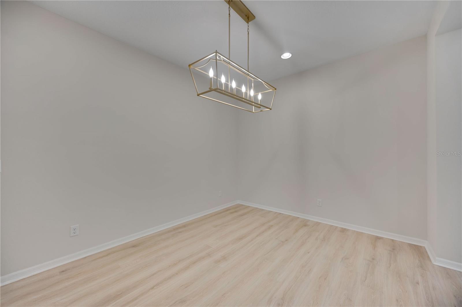 Image 32 of 62 For 918 Fernleaf Run