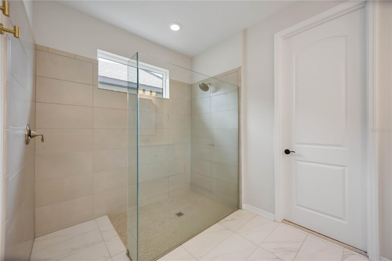 Image 50 of 62 For 918 Fernleaf Run